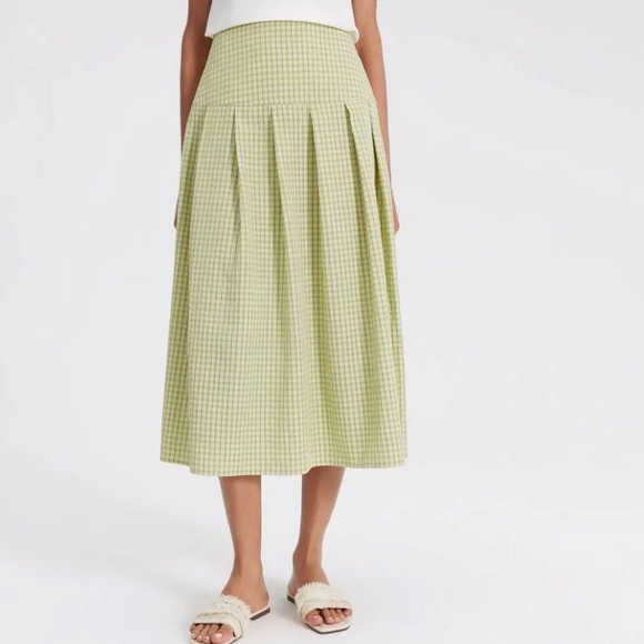 Women’s Checked Pleated Skirt.  Yellow Plaid - Picture 3 of 15